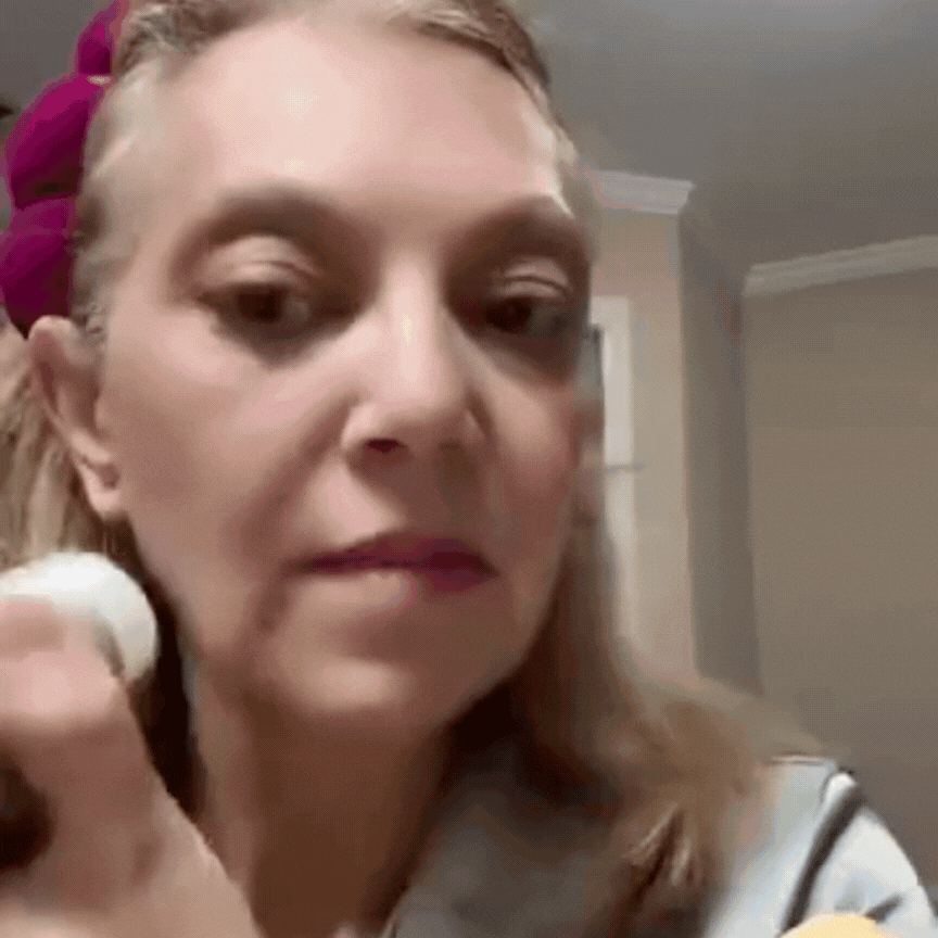 Crema antienvejecimiento con veneno de abeja